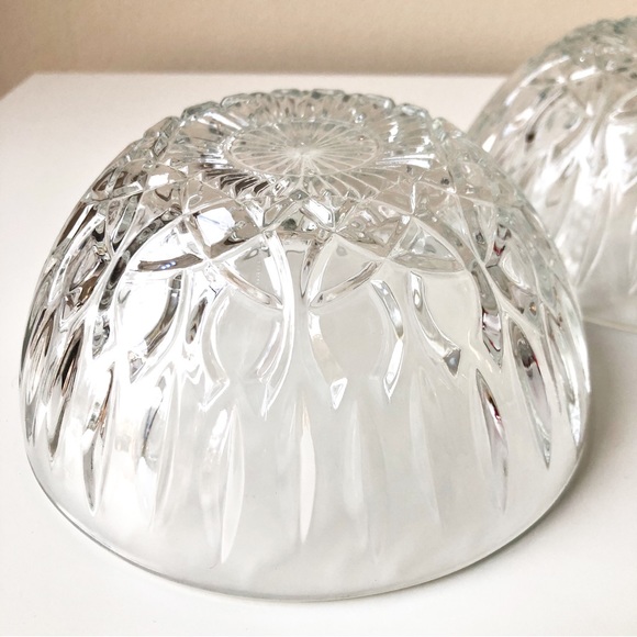 Set of 2 Clear Glass Bowls Vintage 6” Diameter Salad Dessert Intricate Pattern - Picture 6 of 8
